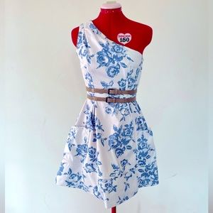 Early Jessica Simpson dress